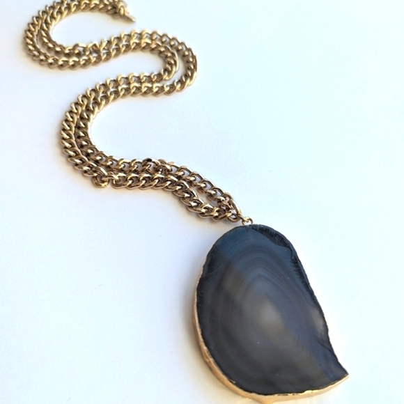 Express Jewelry - Express Tan Sliced Agate Large Stone Necklace Thick Gold Tone Chain Gold Edging